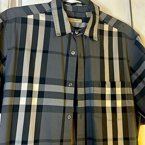 BURBERRY BRIT GREY SHORT SLEEVE BUTTON UP (Large)